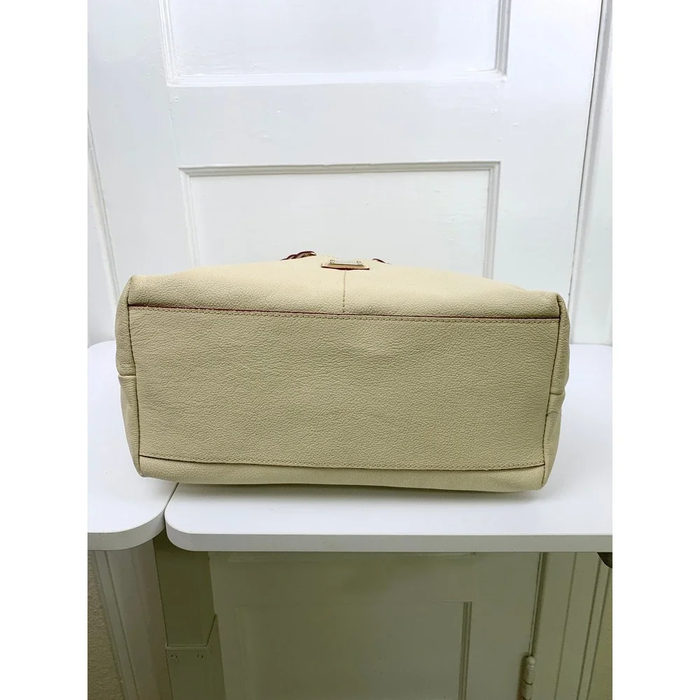 Dooney & Bourke DILLEN Cream Pebbled Leather Shoulder Bag with Dust Bag EUC
